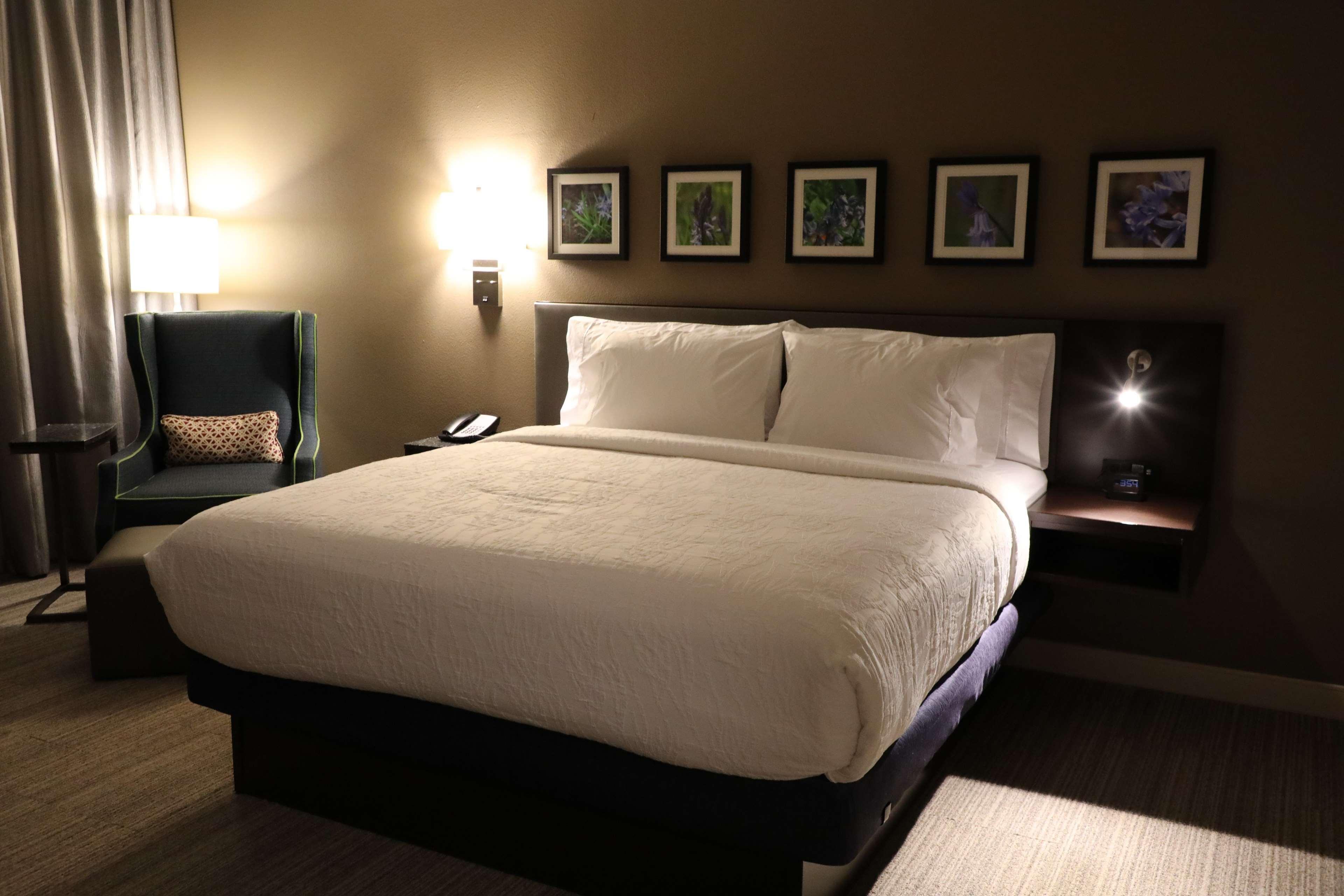Hilton Garden Inn Austin Airport Exterior photo
