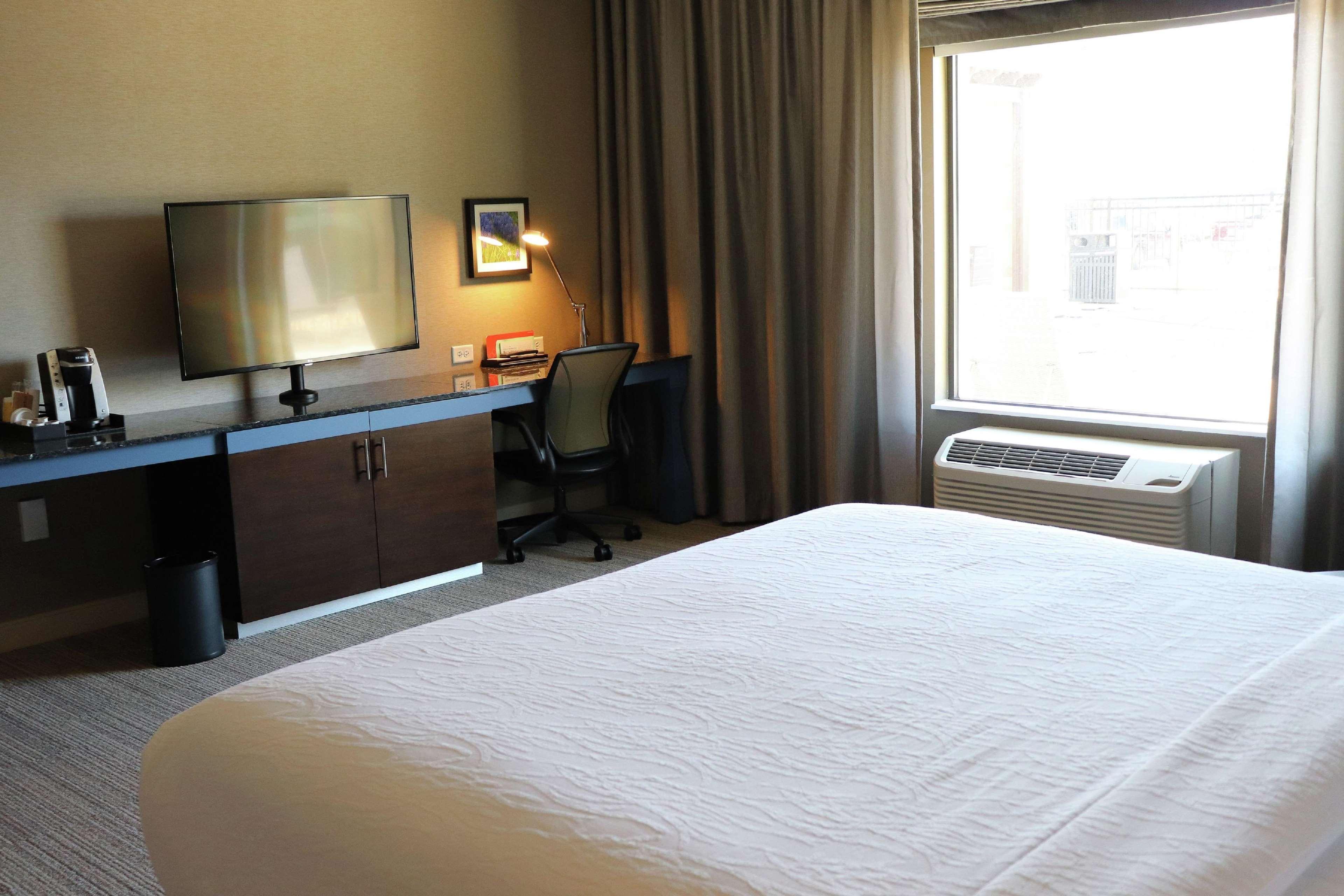 Hilton Garden Inn Austin Airport Exterior photo