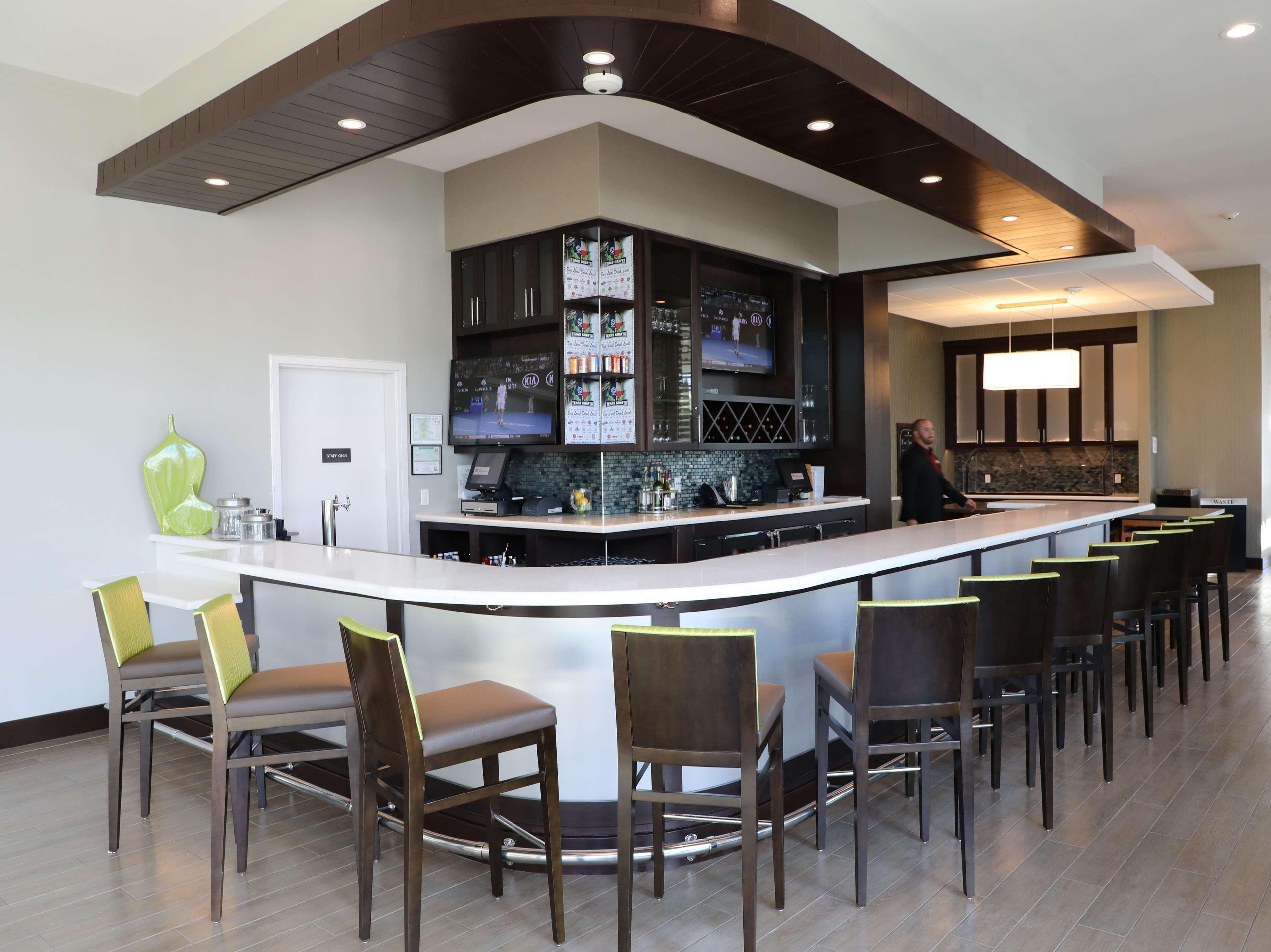 Hilton Garden Inn Austin Airport Exterior photo