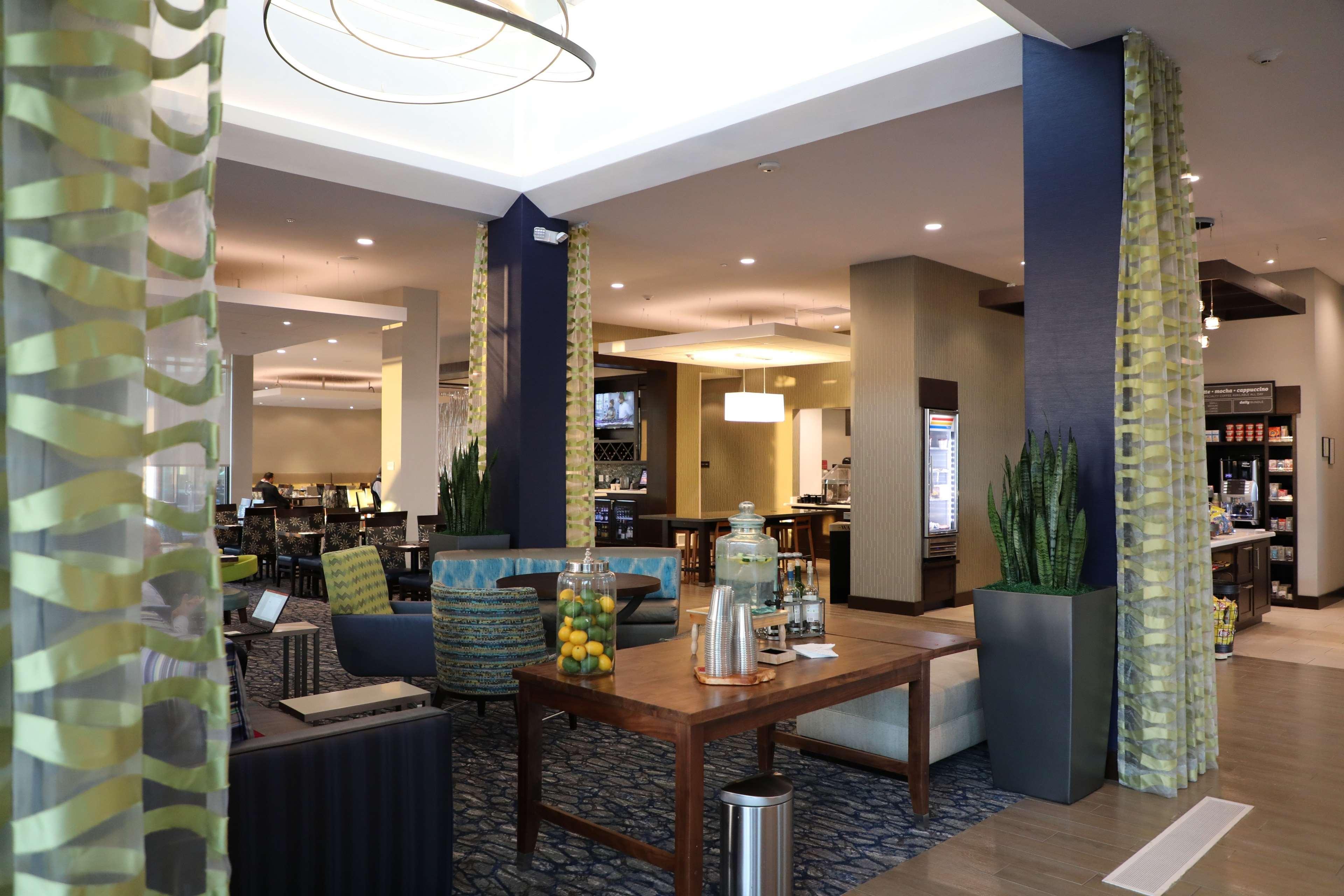 Hilton Garden Inn Austin Airport Exterior photo