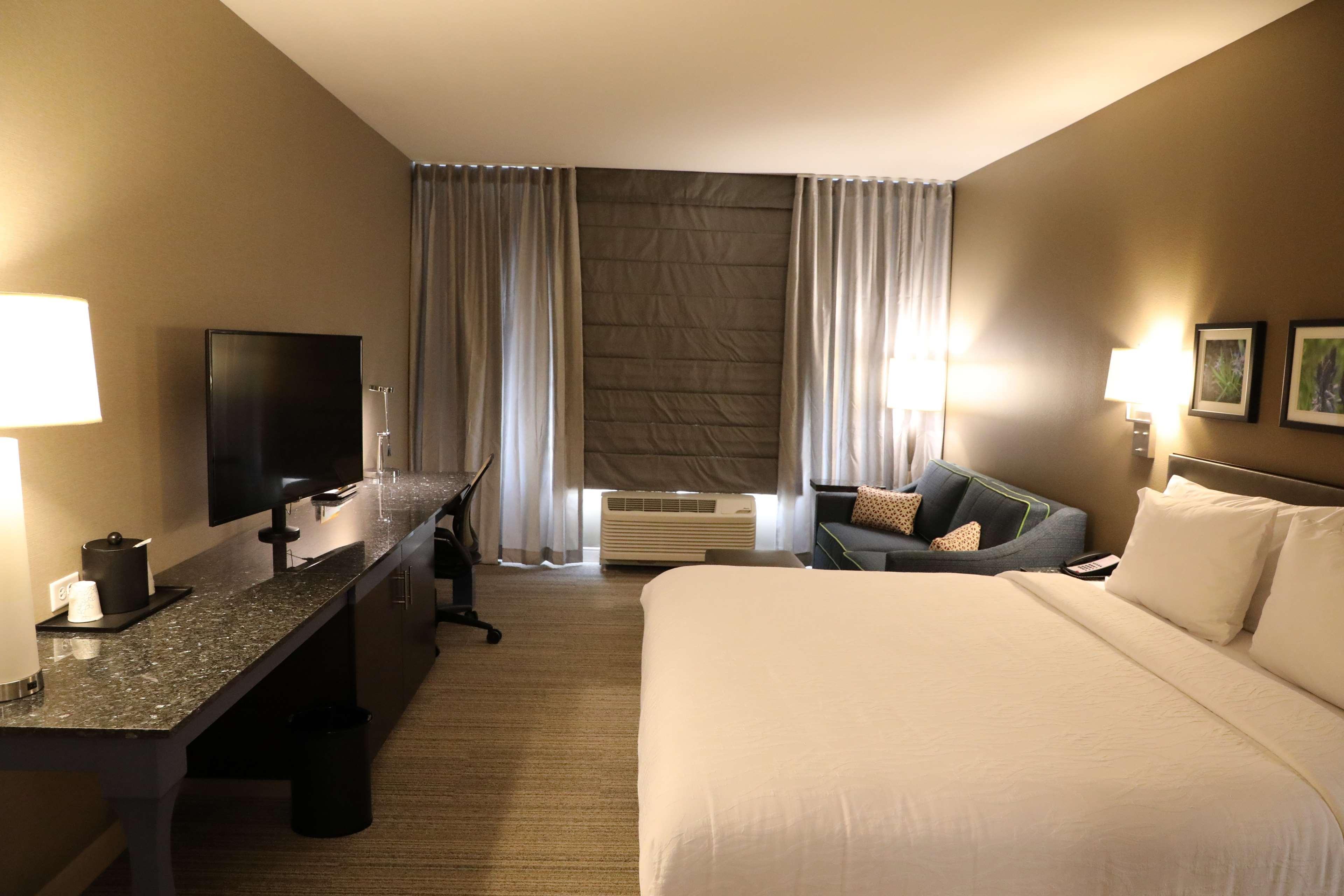 Hilton Garden Inn Austin Airport Exterior photo