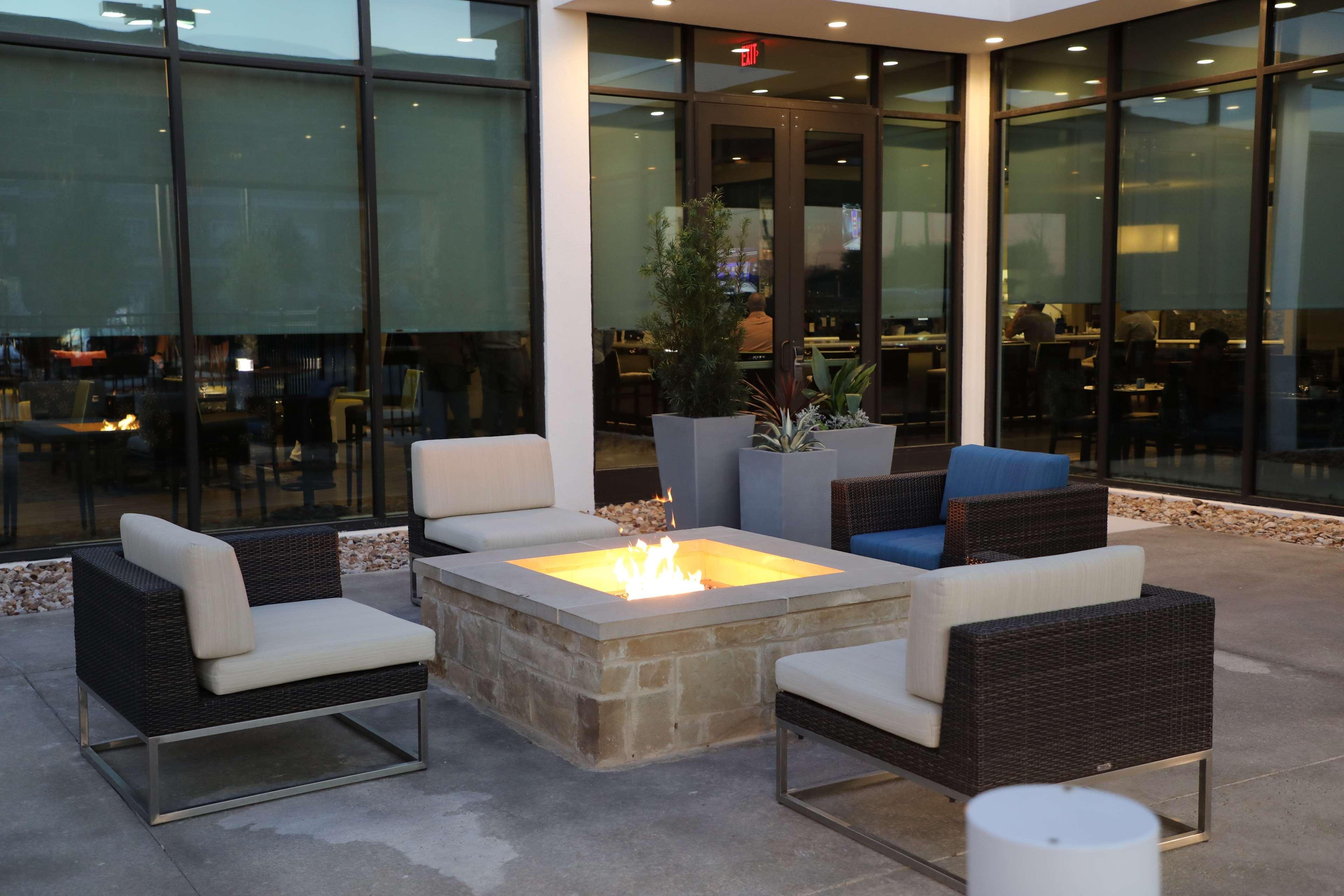 Hilton Garden Inn Austin Airport Exterior photo