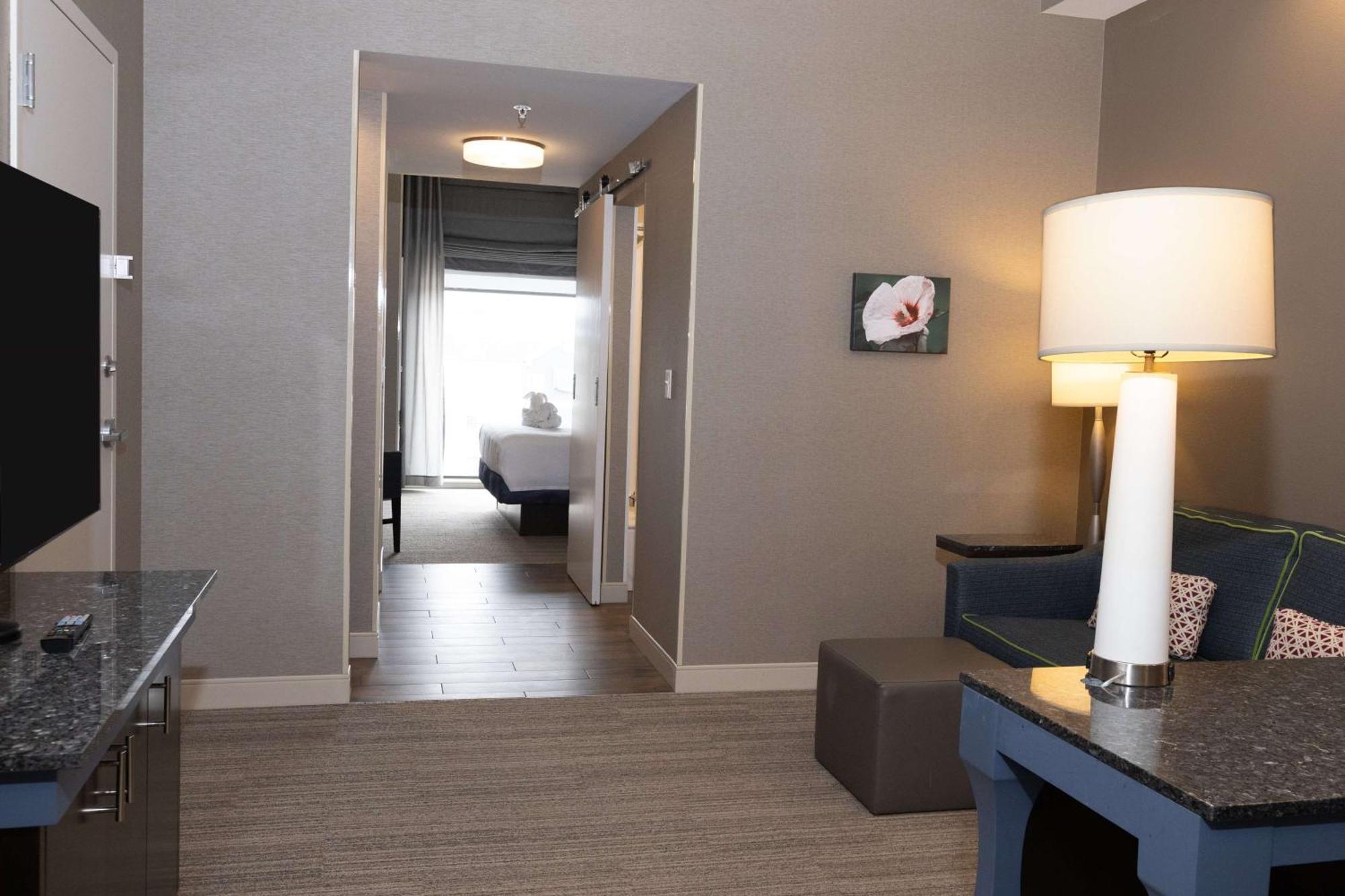 Hilton Garden Inn Austin Airport Exterior photo